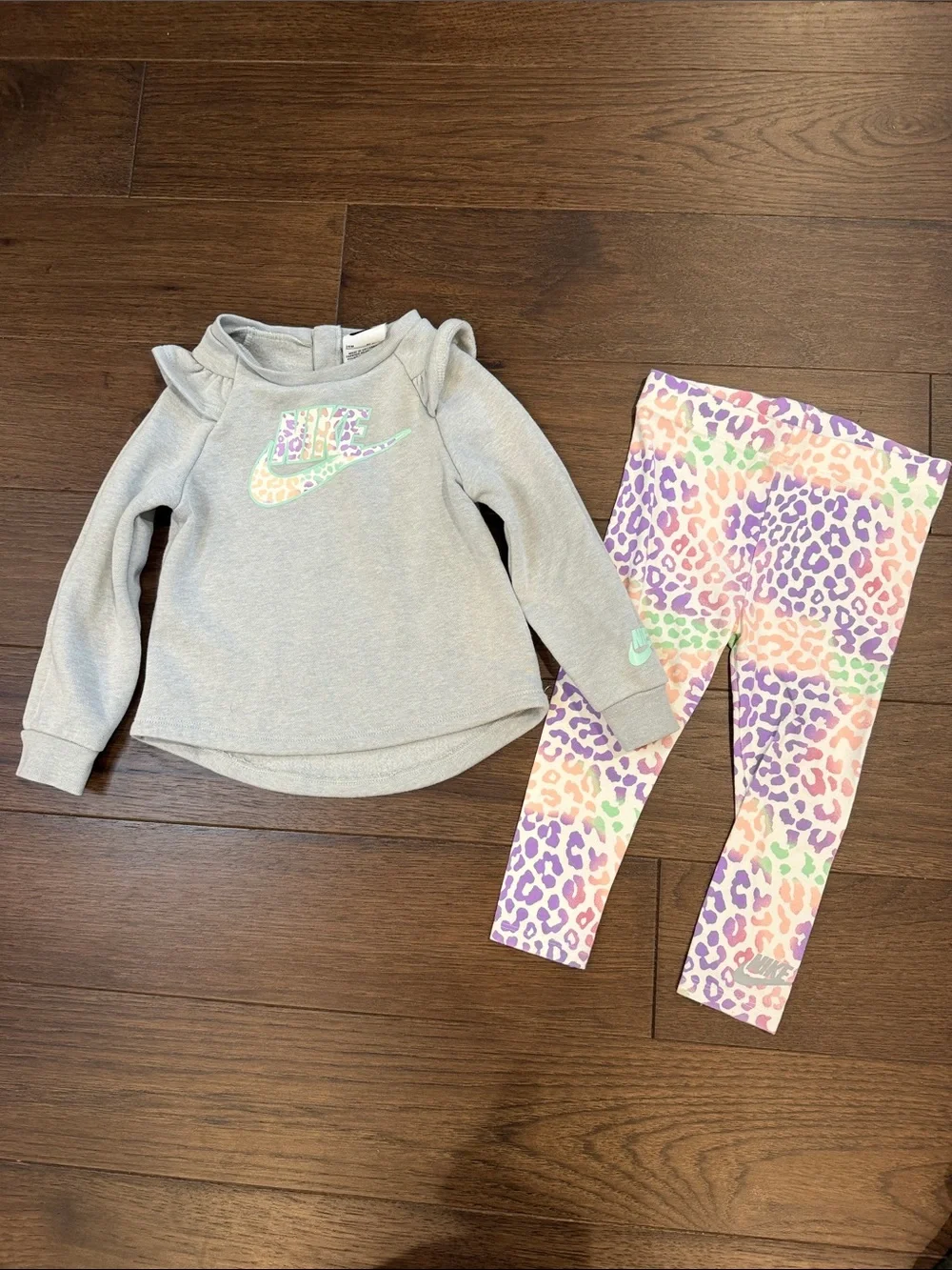 Nike Toddler Girls Matching Gray & Pastel Leopard Print Set - 24 Months - C8-131 - Picture 1 of 9